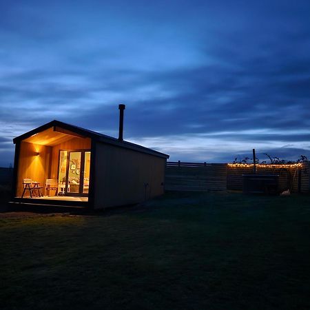 Under The Oak Glamping Hotel Caerphilly Exterior photo