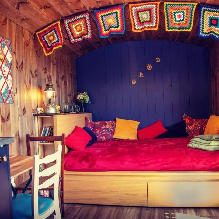 Under The Oak Glamping Hotel Caerphilly Exterior photo