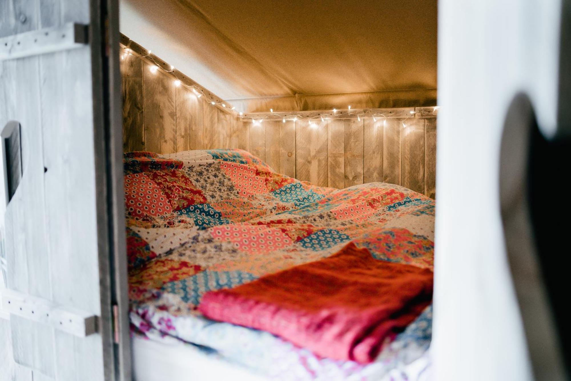 Under The Oak Glamping Hotel Caerphilly Exterior photo