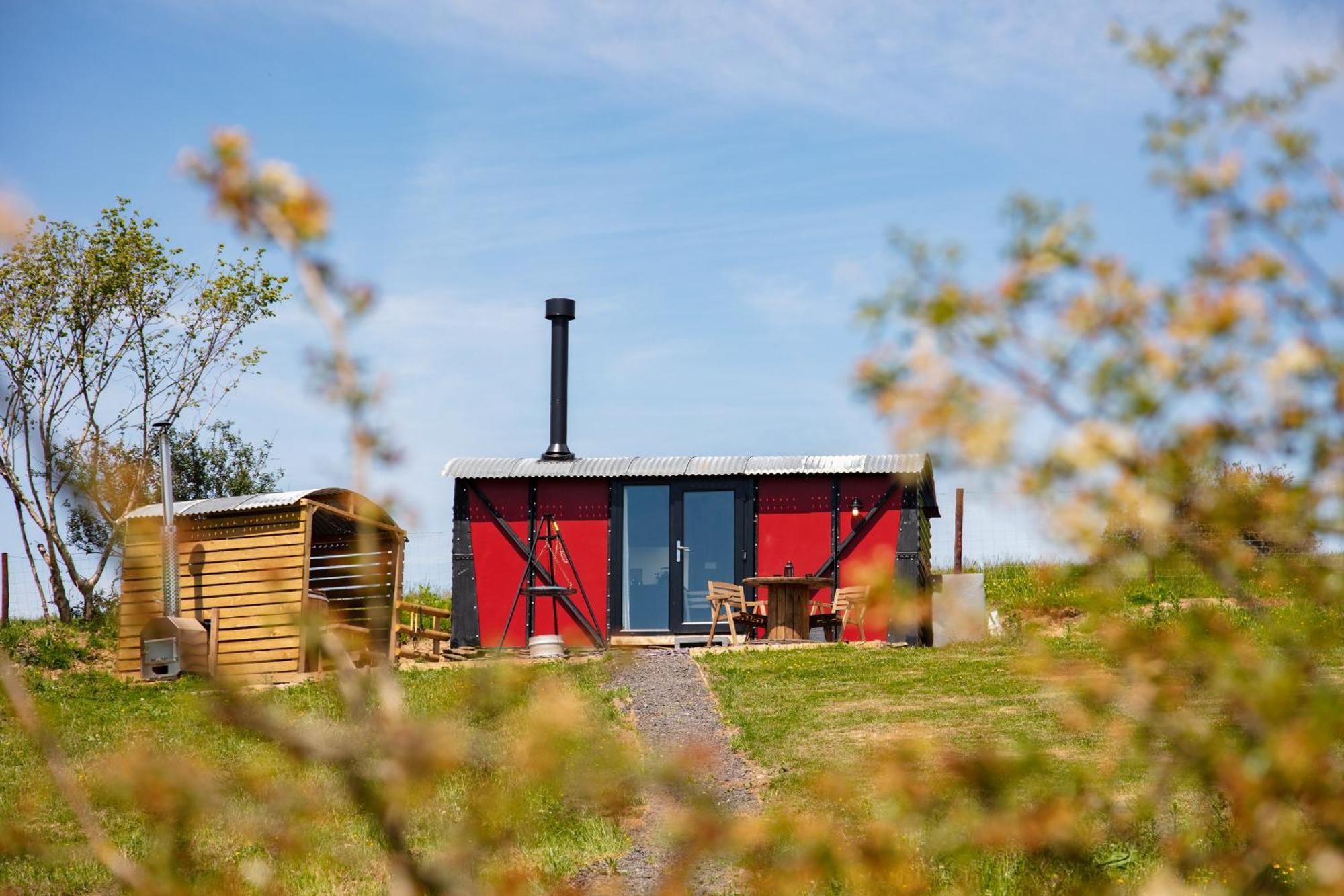 Under The Oak Glamping Hotel Caerphilly Exterior photo