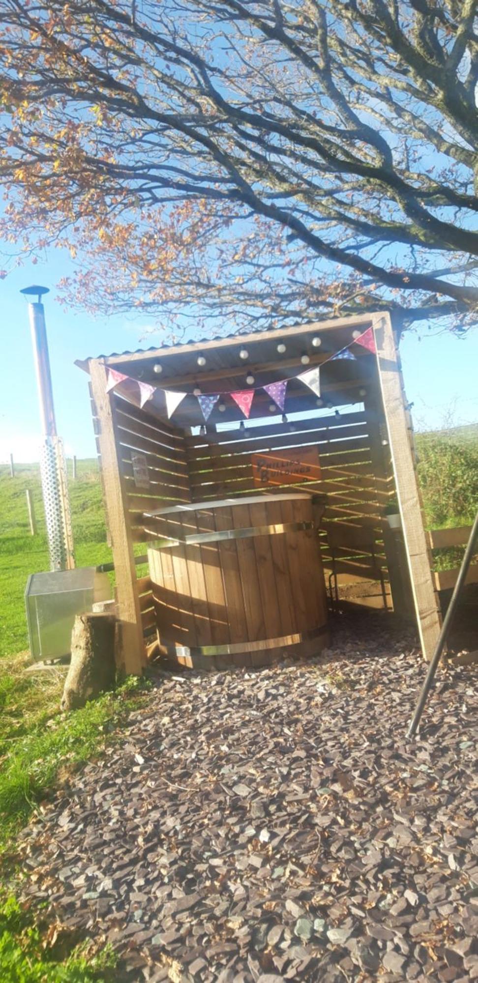 Under The Oak Glamping Hotel Caerphilly Exterior photo