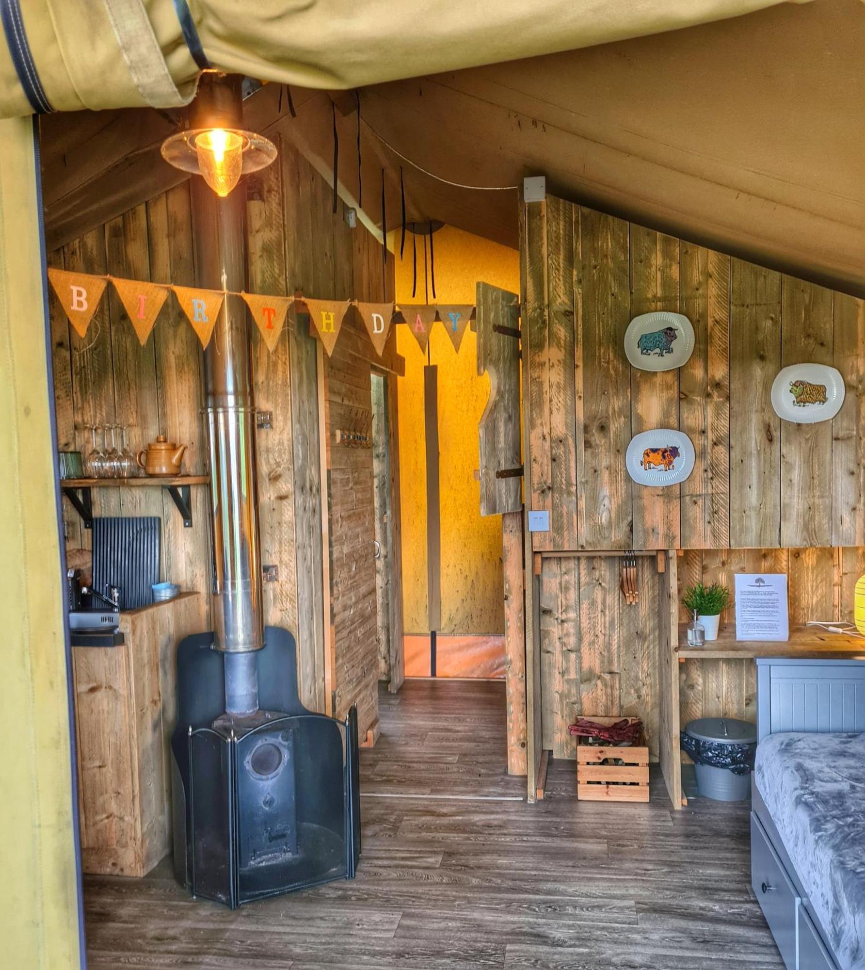 Under The Oak Glamping Hotel Caerphilly Exterior photo