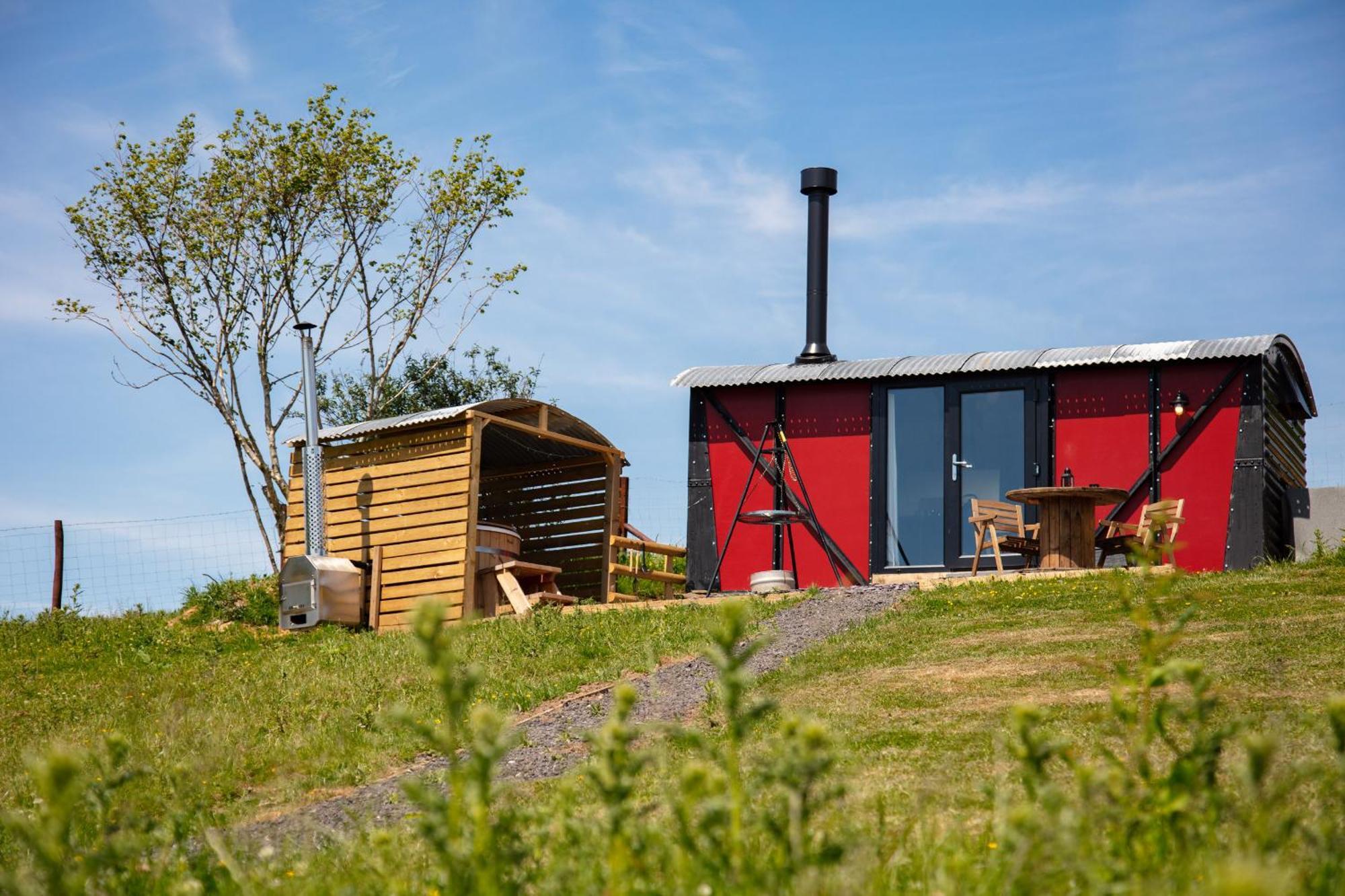 Under The Oak Glamping Hotel Caerphilly Exterior photo