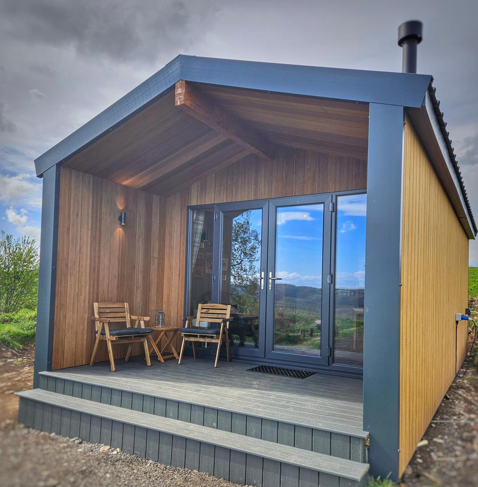 Under The Oak Glamping Hotel Caerphilly Exterior photo