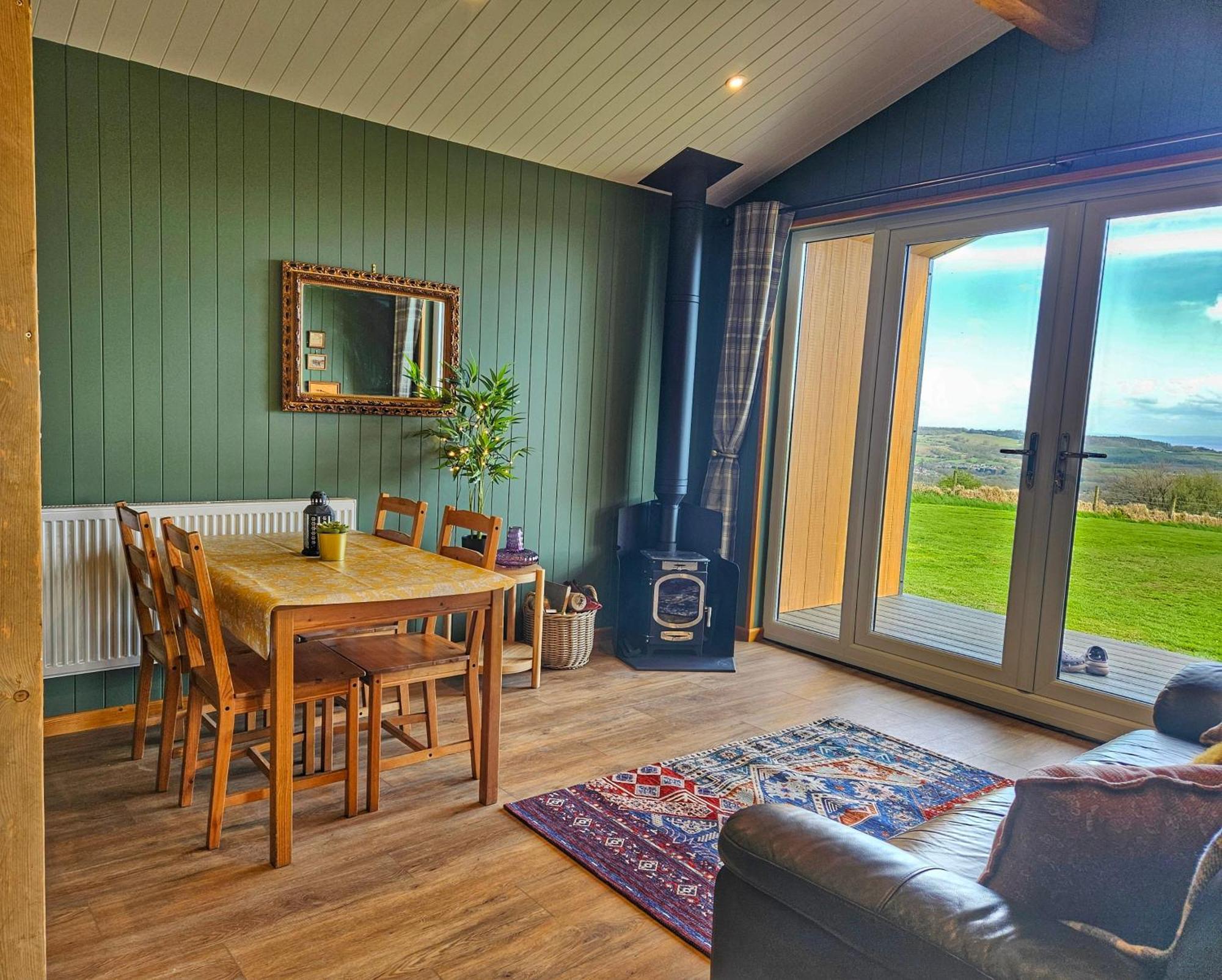 Under The Oak Glamping Hotel Caerphilly Exterior photo